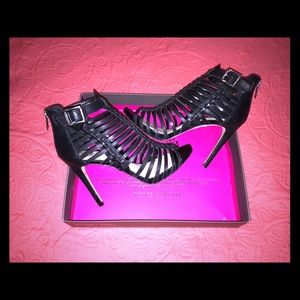 Super HOT Vince Camuto Heels 🔥